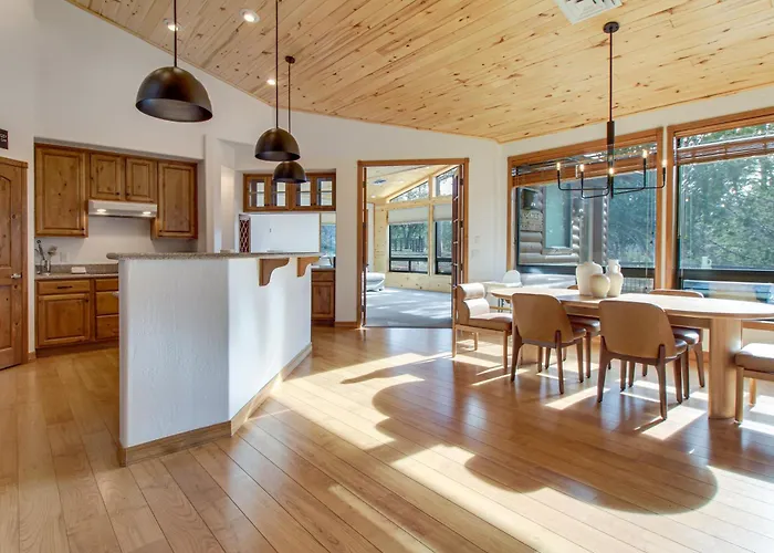 Forest-view Gem In Show Low: Hike, Fish & Golf! *